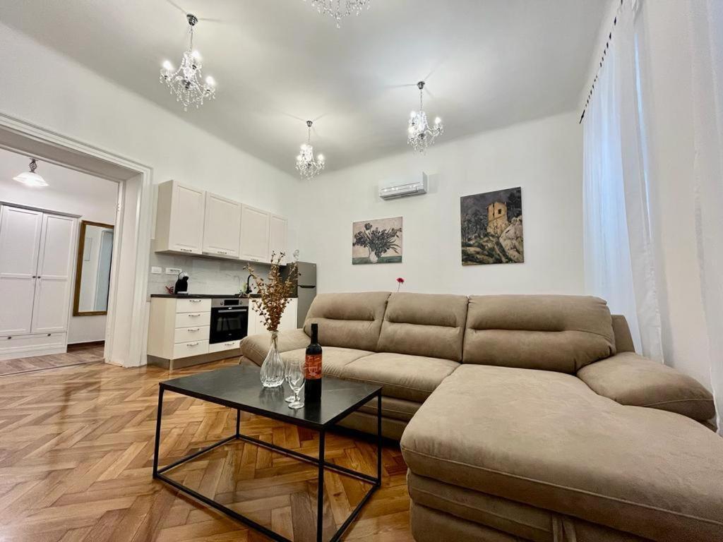 Apartament Lux Apartmans Pula Zewnętrze zdjęcie