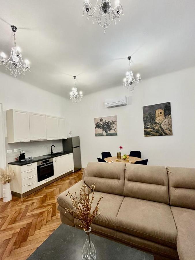 Apartament Lux Apartmans Pula Zewnętrze zdjęcie